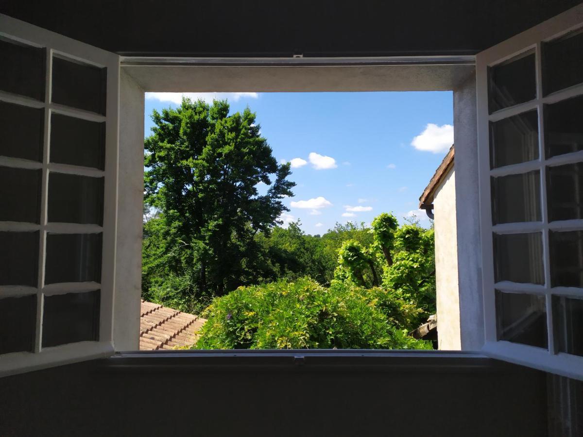 Les Gites Des Beaux Chenes Mortagne-sur-Sevre Exterior photo